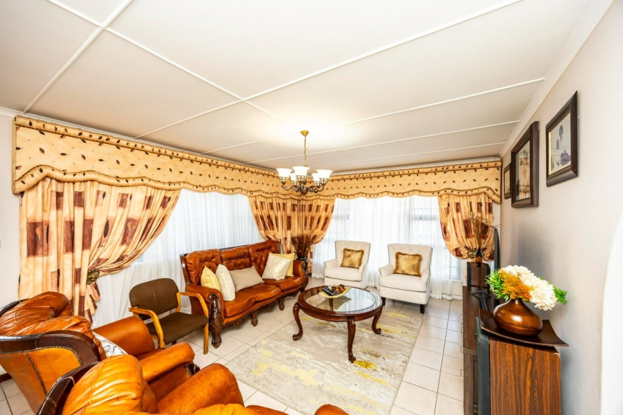 4 Bedroom Property for Sale in Beacon Bay Eastern Cape